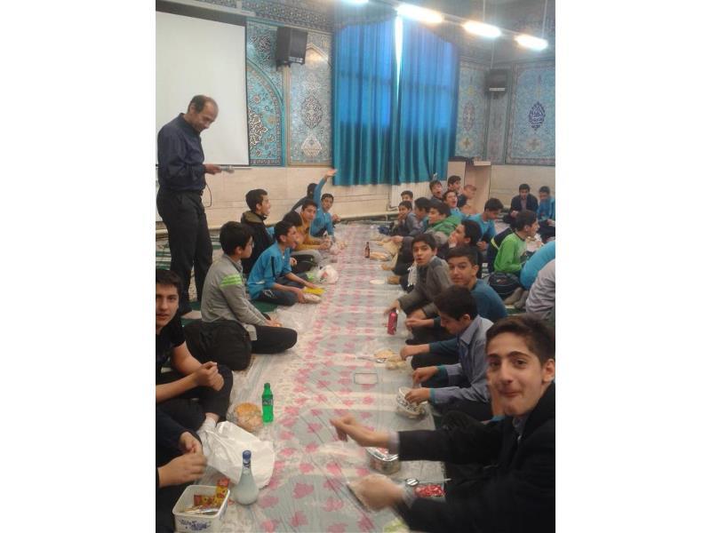 شبی در مدرسه پایه هفتم